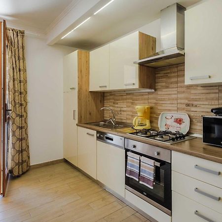 Apartments Rose Cizici Luaran gambar