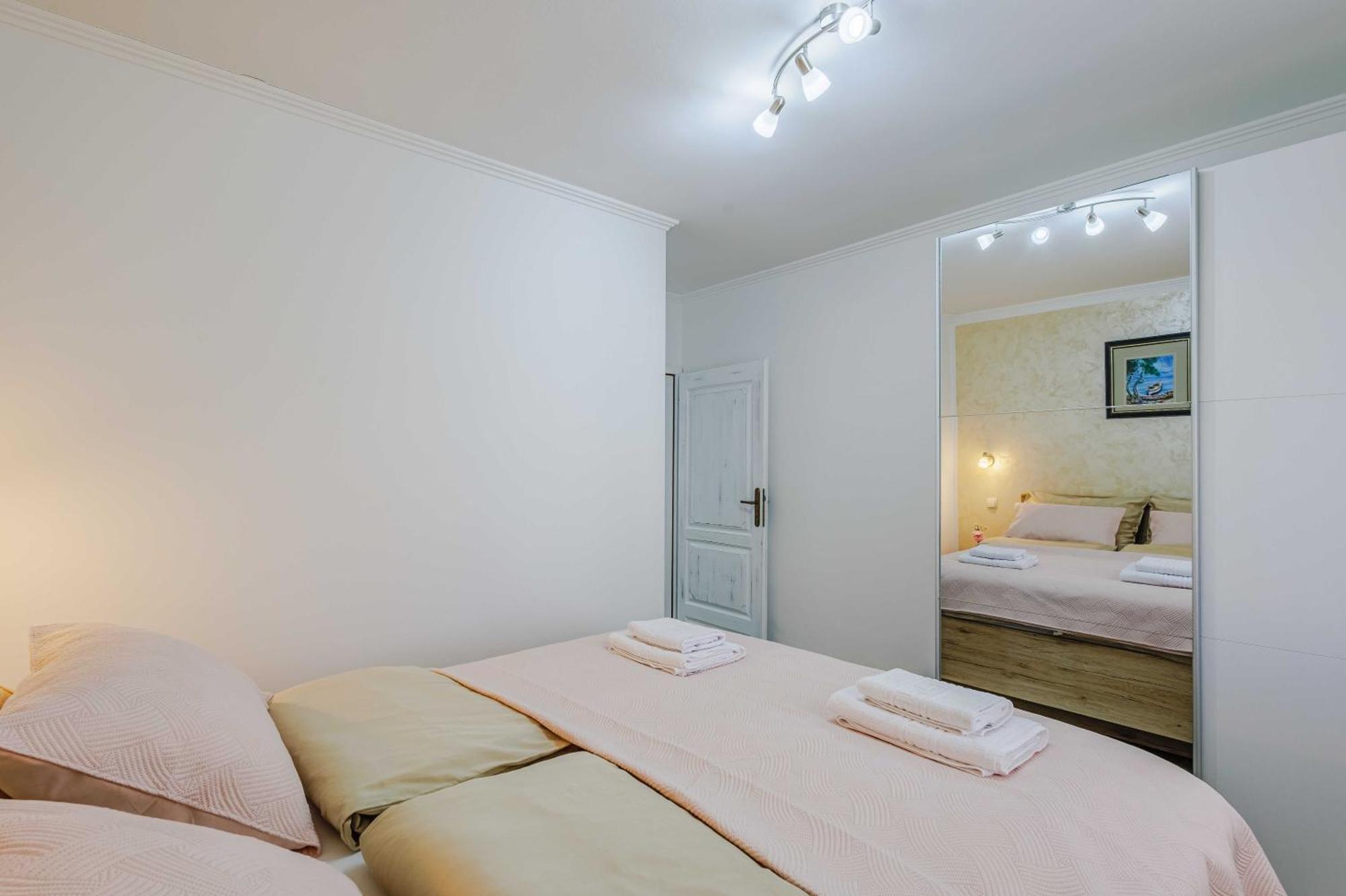 Apartments Rose Cizici Luaran gambar